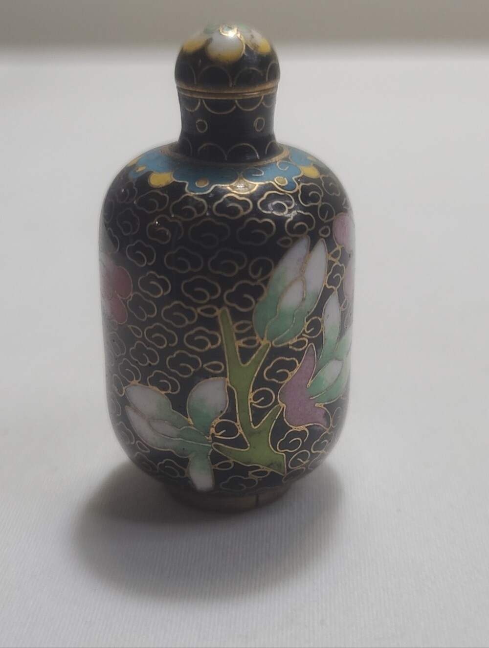 Vintage Chinese Cloisonné Miniature Black Enamel Floral Decorative Snuff Bottle